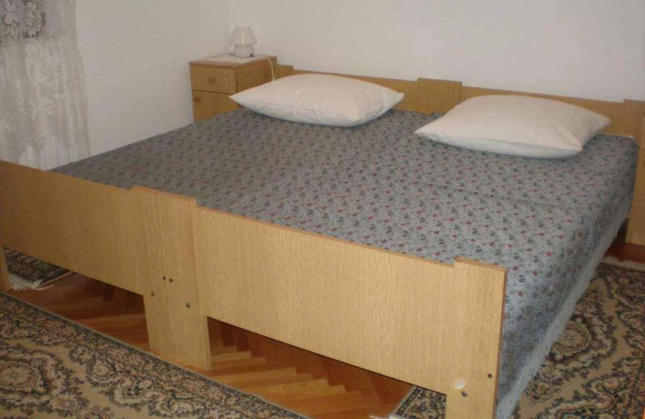 Apartment In Novi Vinodolski 51455