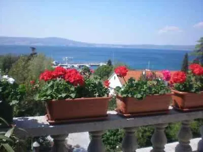 Apartment In Novi Vinodolski 51455