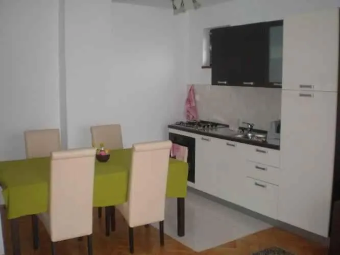 Apartment In Novi Vinodolski 51455