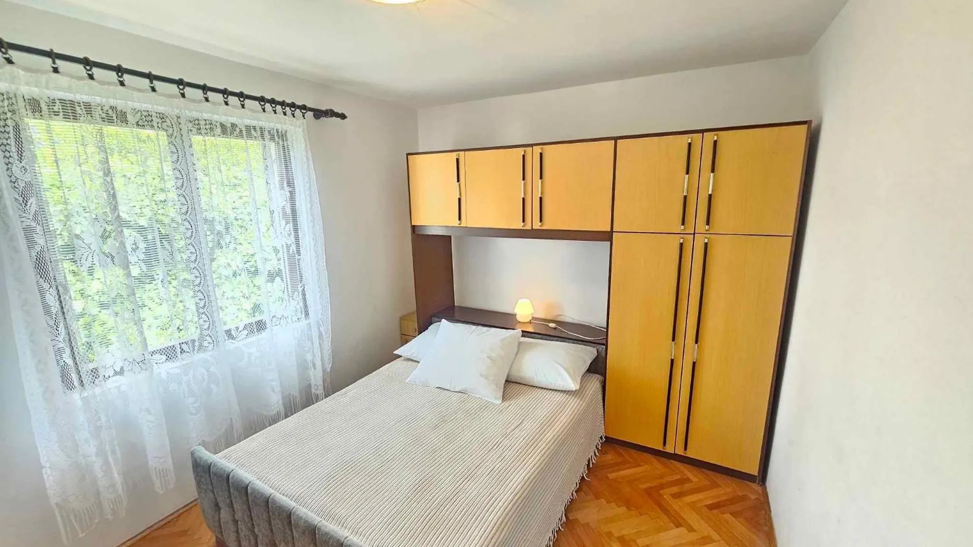 Apartment In Novi Vinodolski 51455